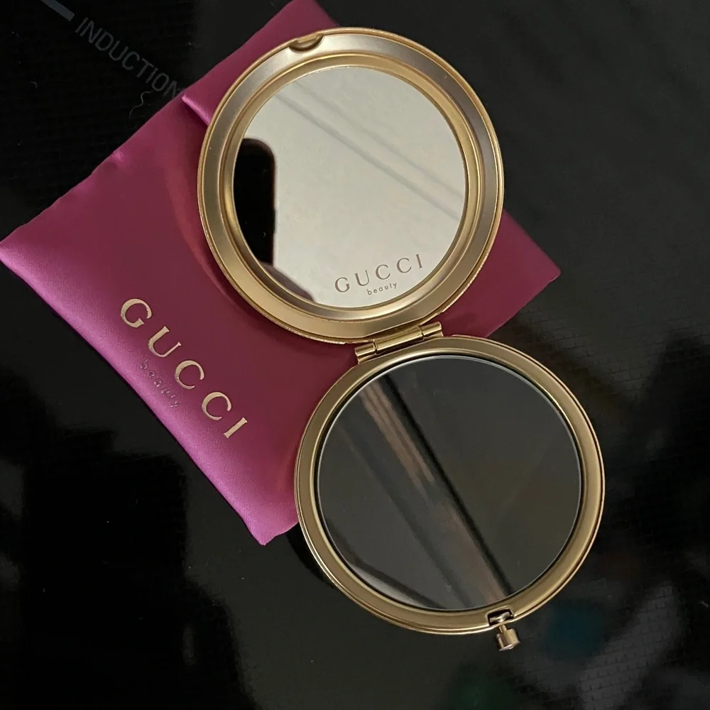 Gucci Beauty Floral Gold Compact Mirror - Picture 2 of 7